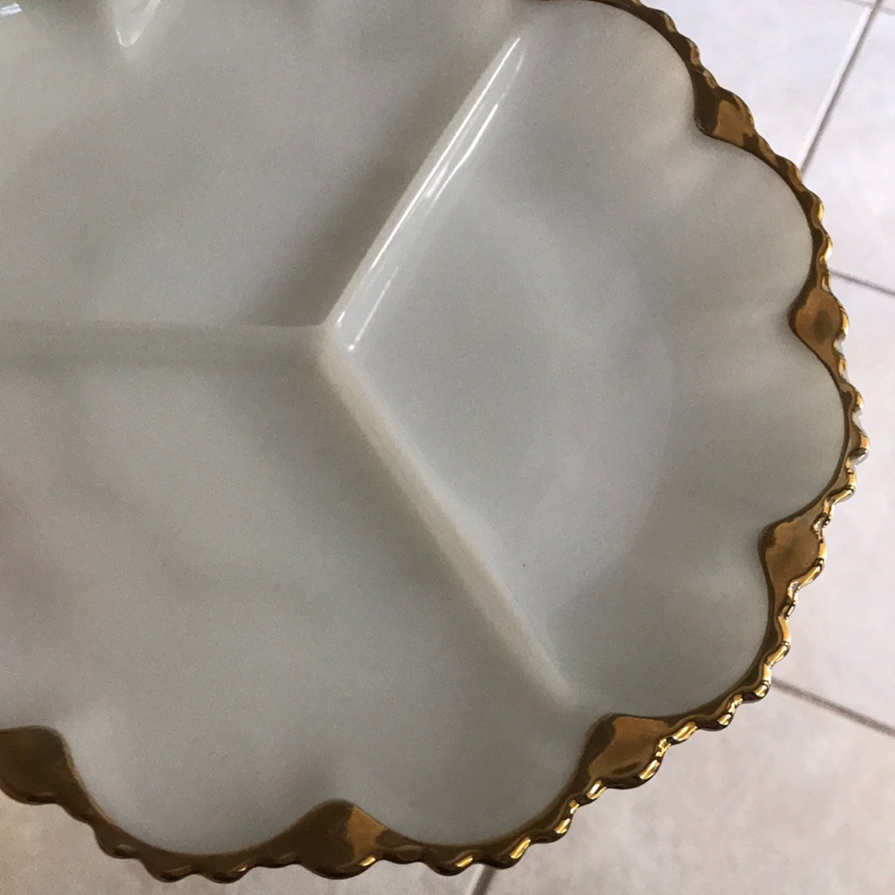 Vintage White milk glass serving tray w gold trim. - Picture 7 of 7